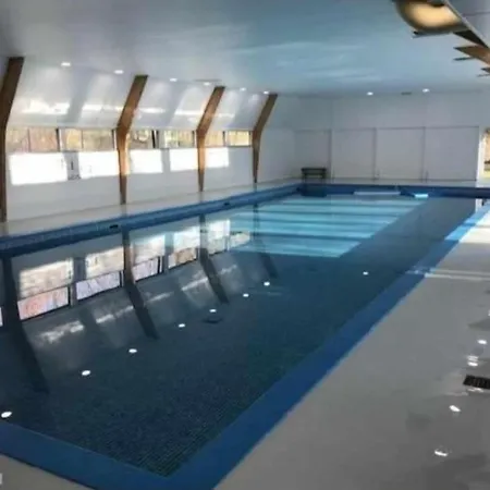 Edice Met Zwembad En Restaurant In - Honden Toegelaten Дюрбюи