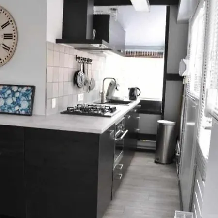 Edice Met Zwembad En Restaurant In - Honden Toegelaten Дюрбюи