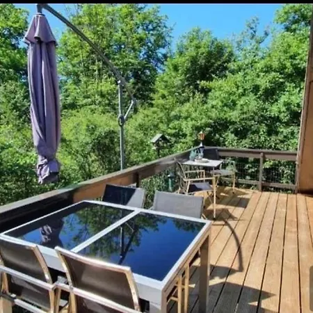 Edice Met Zwembad En Restaurant In - Honden Toegelaten