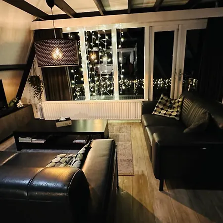 Edice Met Zwembad En Restaurant In - Honden Toegelaten