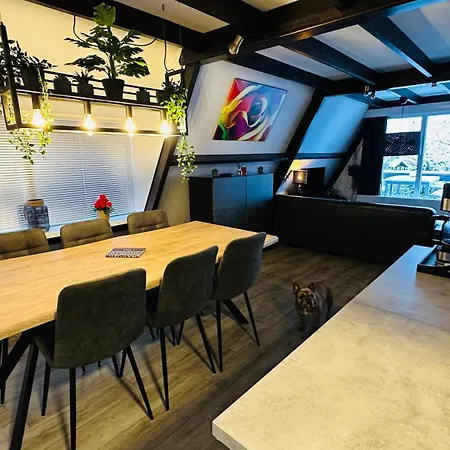 Edice Met Zwembad En Restaurant In - Honden Toegelaten Vakantiehuis
